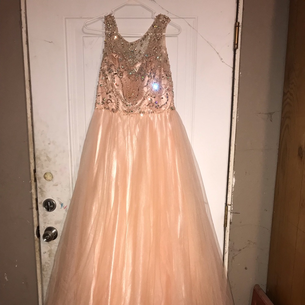 200 - Picture 2 of 3